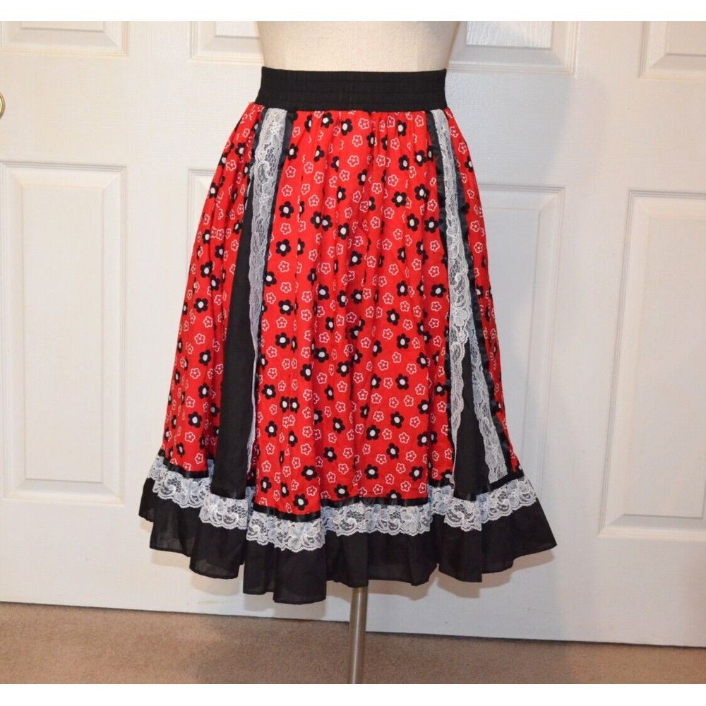 Vintage Women's Skirt Size L Red & Black w/ Flowers Lace Sq Dance USA Made